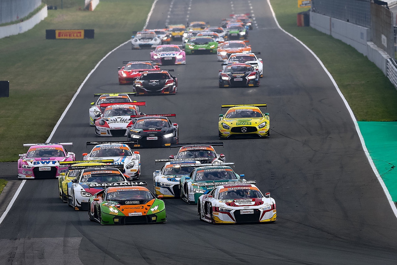 V pátek na ADAC GT Masters jen za 125 korun!