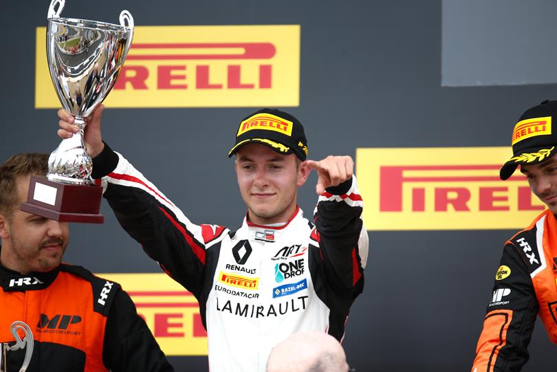 GP3 v Le Castellet: Z vítězství se dodatečně radoval Anthoine Hubert