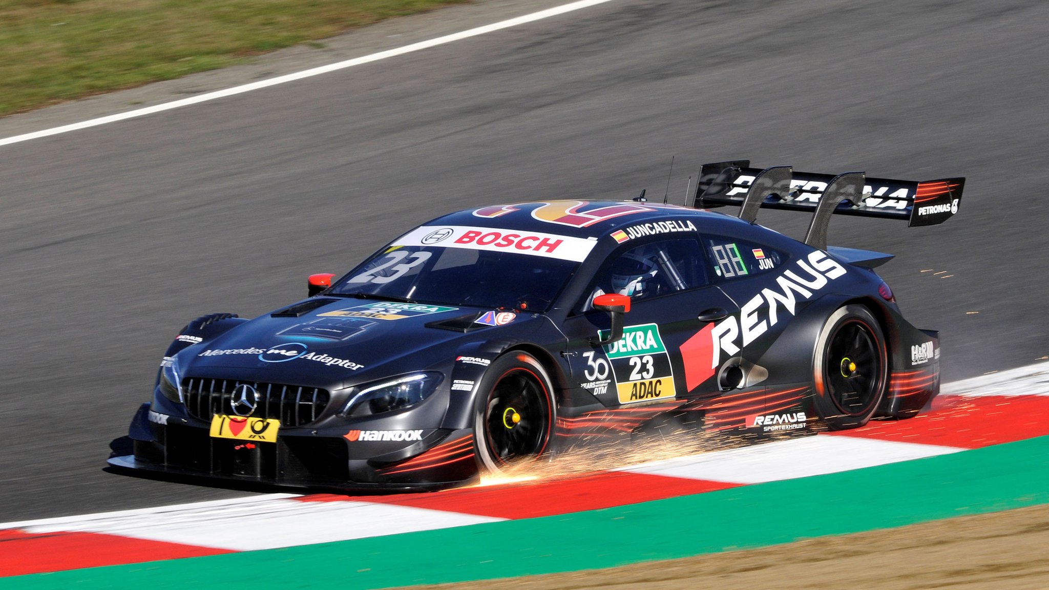 DTM v Brands Hatch: Juncadella využil startu z pole position a slaví premiérový triumf