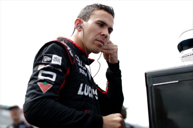 Wickens podstoupil operaci páteře, bylo diagnostikováno také poranění míchy