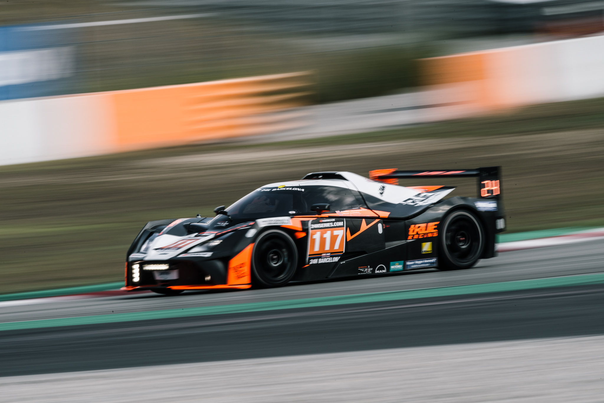 Tovární tým KTM True Racing slaví dvojí pódium v závodě 24h Barcelona Tovární tým KTM True Racing slaví dvojí pódium v závodě 24h Barcelona