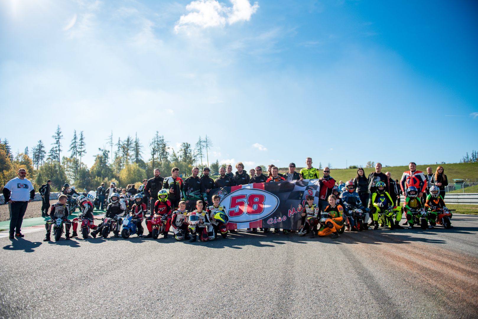 Motorkáři hromadně vyrazí na dráhu Masarykova okruhu