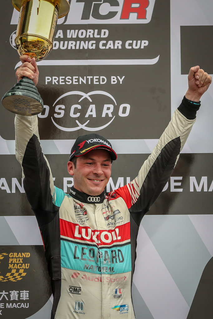 WTCR v Makau: První závod patřil Vernayovi