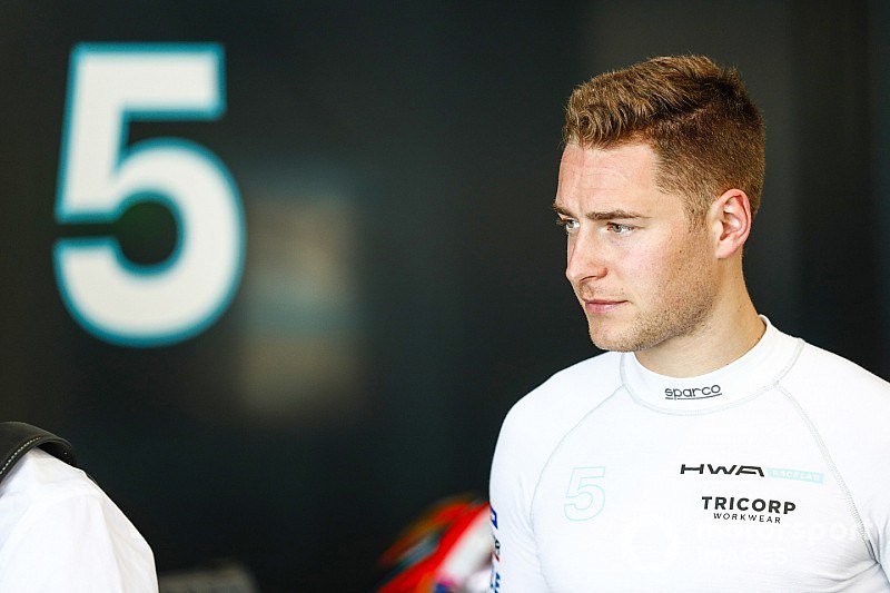 Atmosféra ve Formuli E je uvolněnější než ve F1, říká Vandoorne