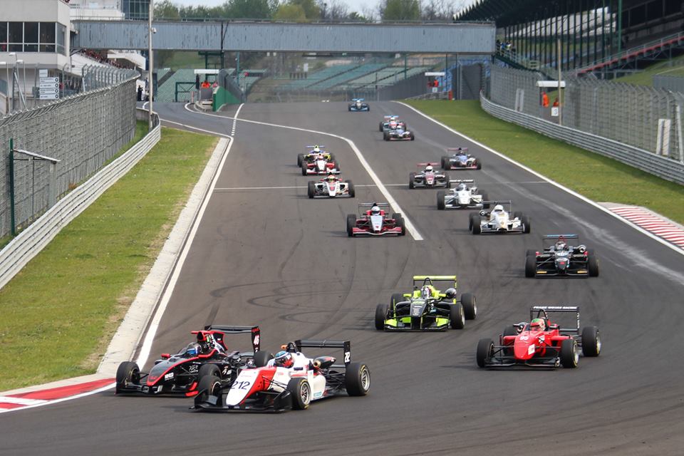 Mladí jezdci mají nový cíl ESET V4 Cup Junior Trophy