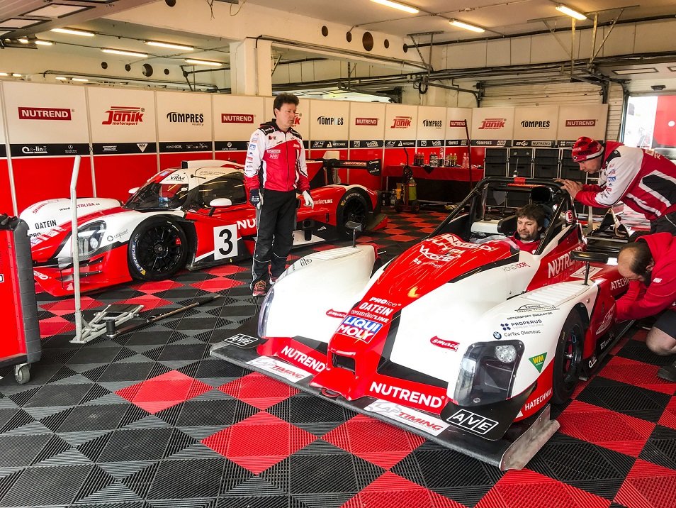Okruhový šampionát odstartoval Nutrend Racing na Hungaroringu Okruhový šampionát odstartoval Nutrend Racing na Hungaroringu