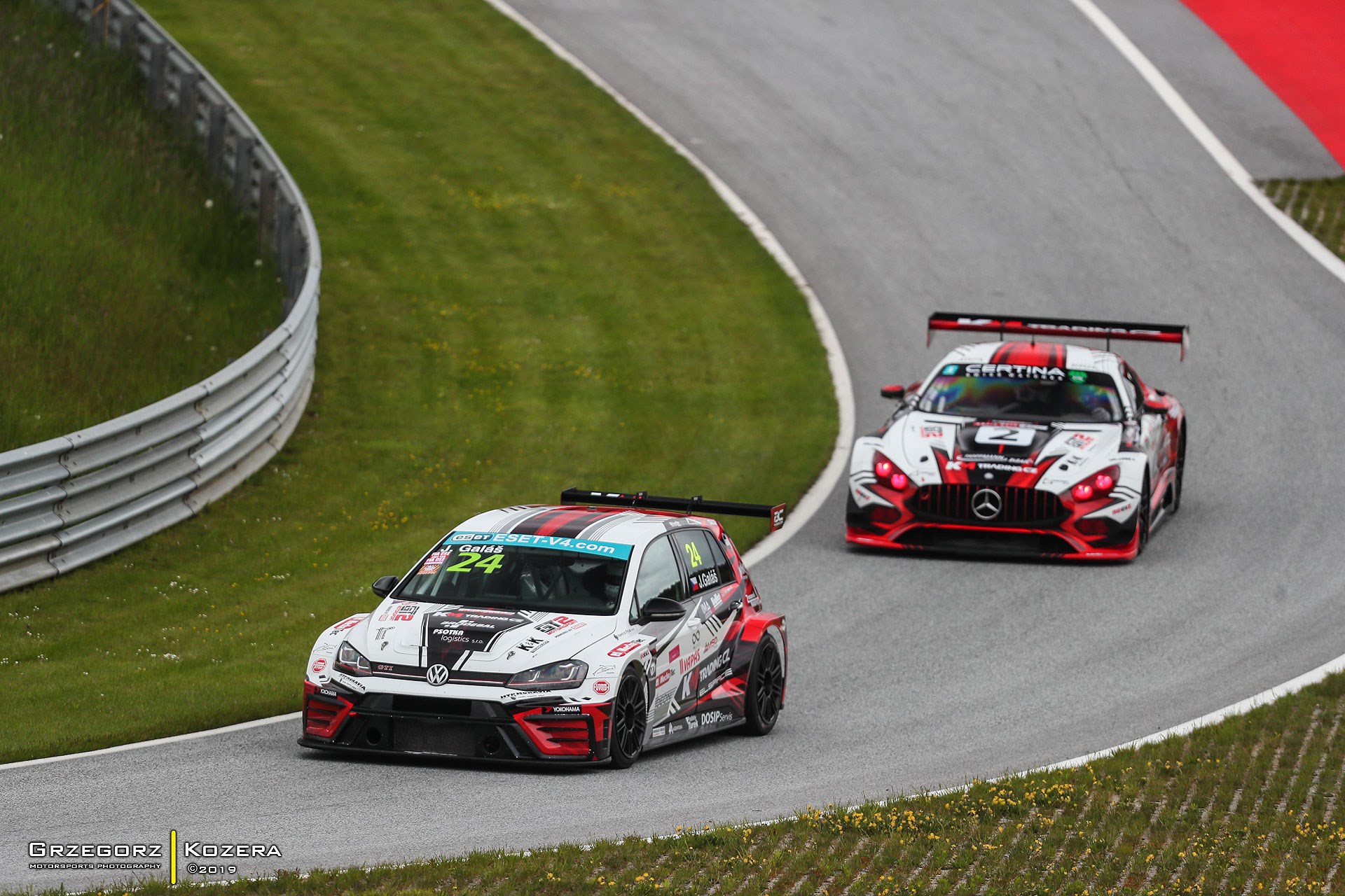 Pod rudým býkem se týmu GT2 Motorsport dařilo