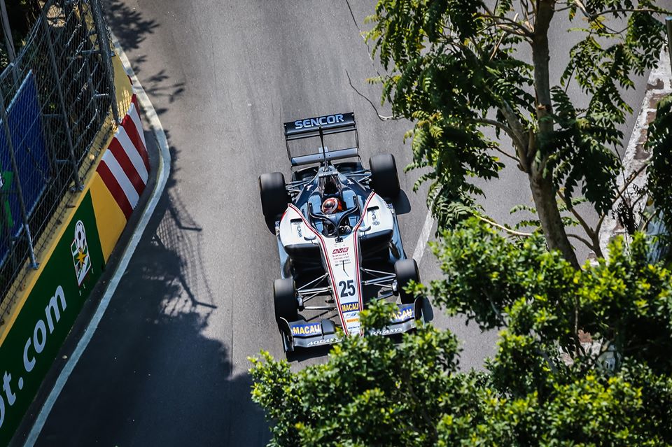 F3 v Macau: Ilott odstartuje do kvalifikačního závodu třetí